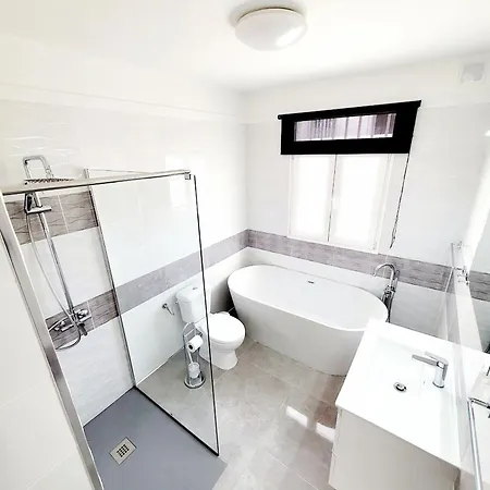 El Musgo Mit Meerblick Und Pool Semesterbostad