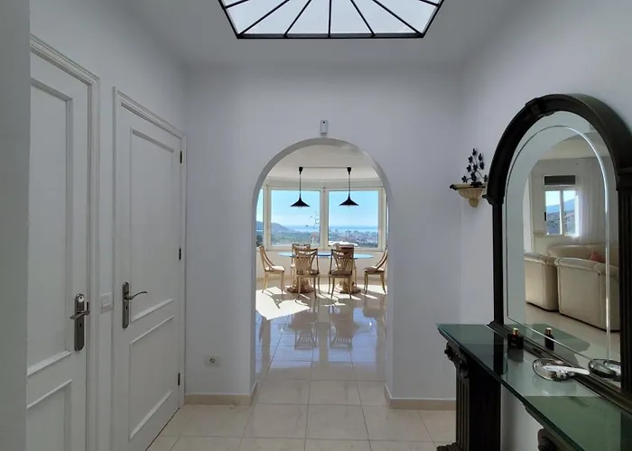 Vakantiehuis El Musgo Mit Meerblick Und Pool