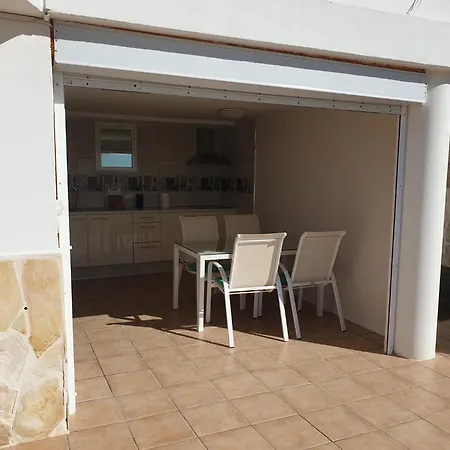 El Musgo Mit Meerblick Und Pool Nyaraló